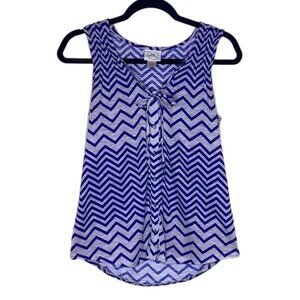 Belle du Jour Blue & White Chevron Sleeveless Shirt Size Small